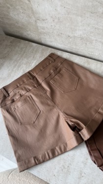 SHORT COURO RESINADO - Arthmanha