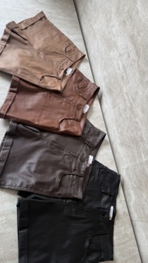 SHORT COURO RESINADO - Arthmanha